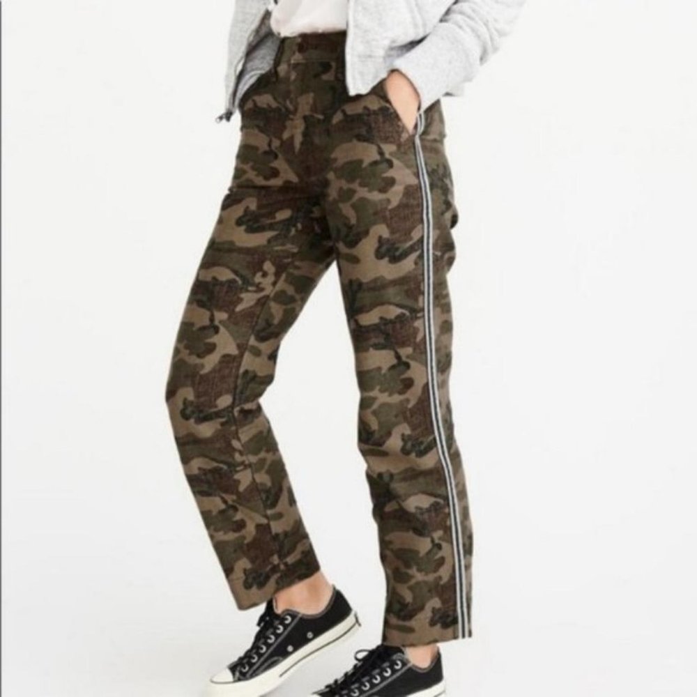 Abercrombie & Fitch Camo Side Stripe Pants